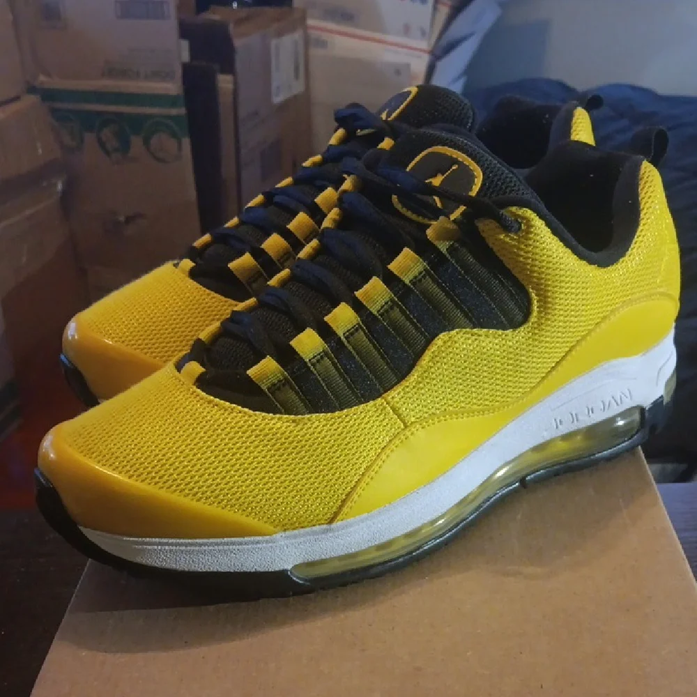 Air Jordan Comfort (CMFT) Rare Air Max 10 (2011) 'Yellow' Men 9.5 W 11 EUC W/BOX
